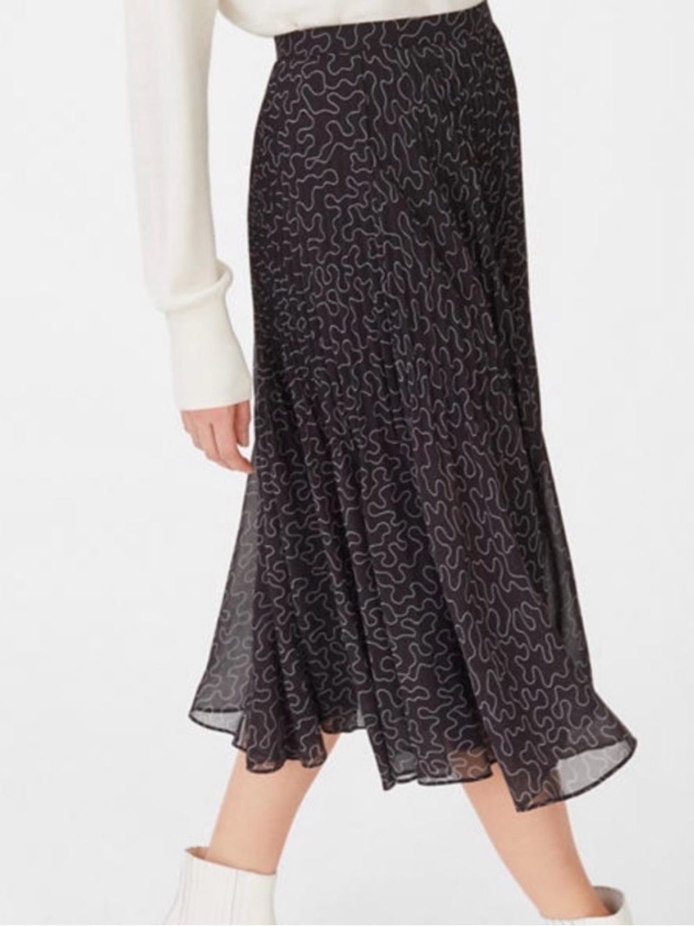 Club Monaco Yowshee Black Midi Skirt with Wavy Print